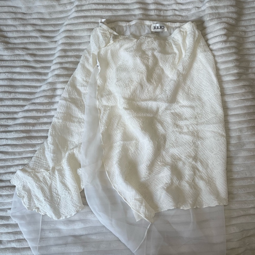 BEAUTIFUL VINTAGE HIGH LOW CREAM SKIRT with RUFFLES